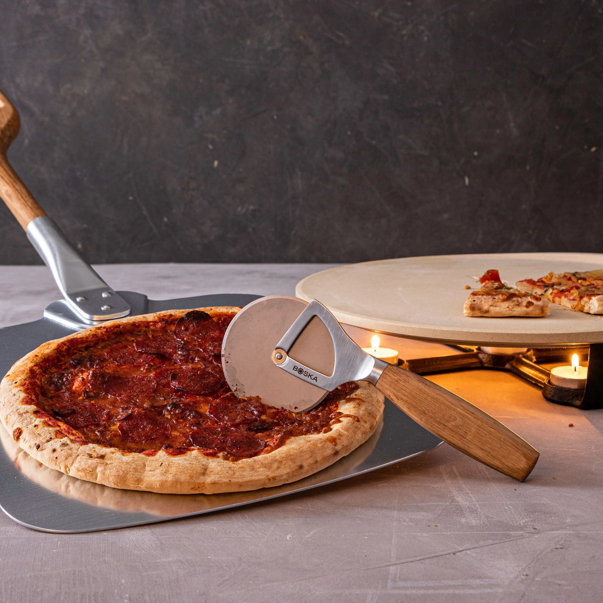 BOSKA Oslo+ Pizza Wheel | Brown Oak Wood
