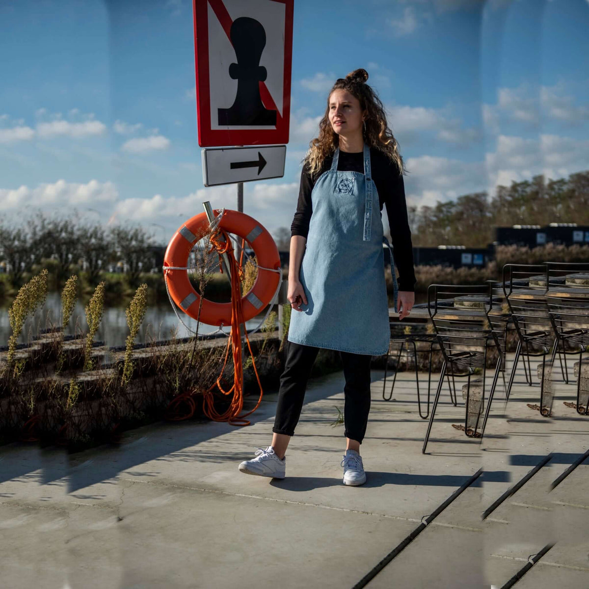 WITLOFT - Apron Denim Long - Mid Blue