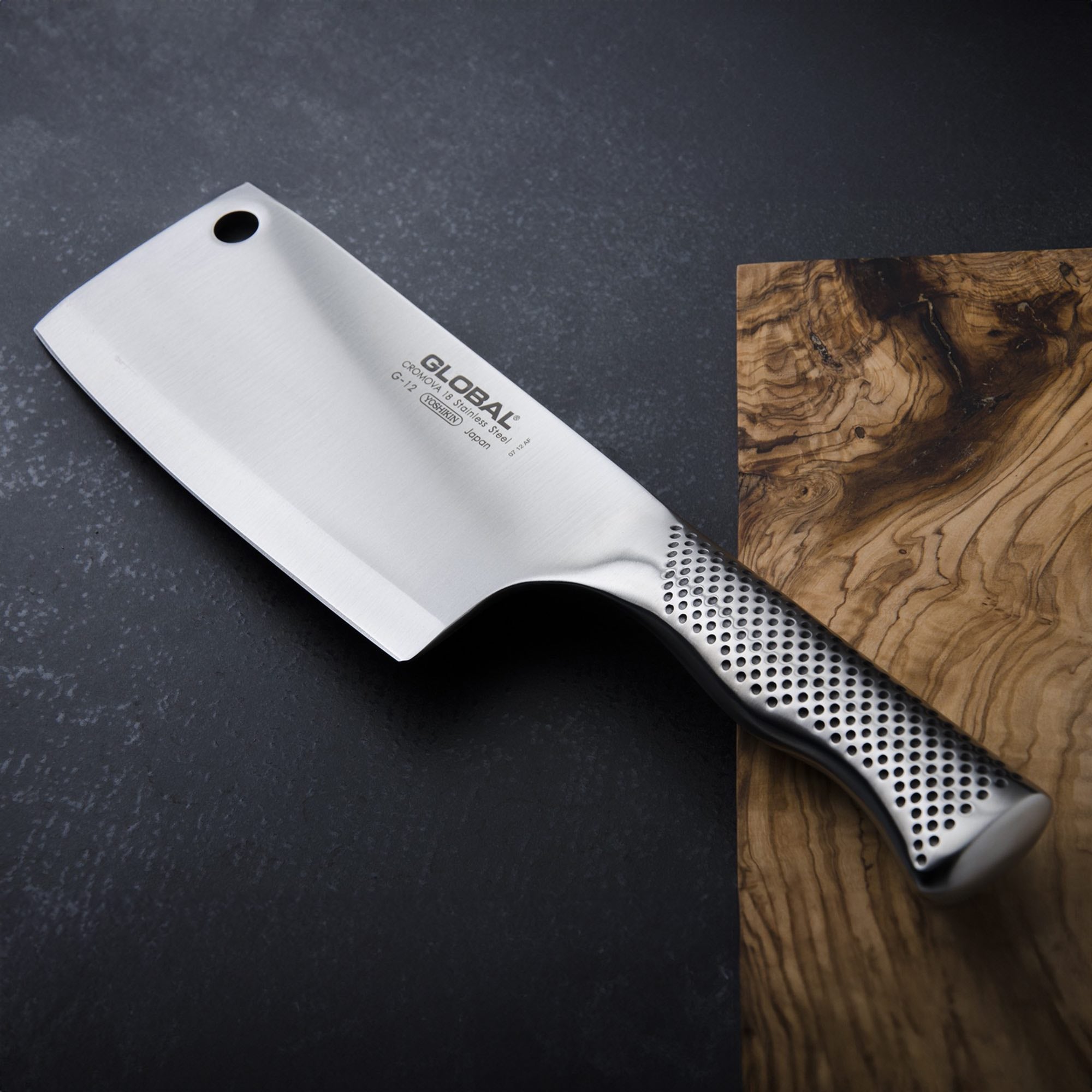 GLOBAL Meat Chopper 16cm – Compact Cleaver, CROMOVA 18 Steel, Japan