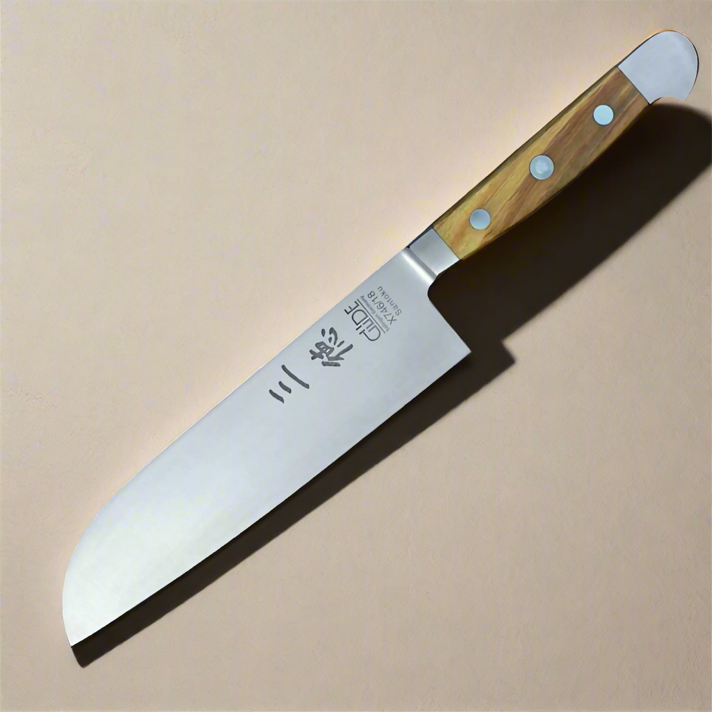 OLIVE ALPHA | Couteau Santoku Lame Lisse 7 pouces | Acier forgé / Manche en bois d'olivier