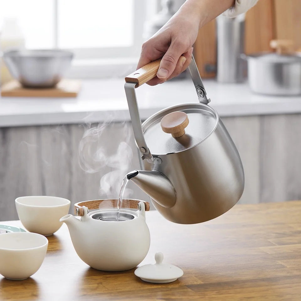 Yoshikawa Aikata Stainless Steel Kettle 1.8L – Natural Wood Handle | Japan