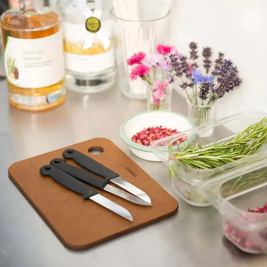 COMBEKK | Recycled Paper Cutting Board 28x38 cm Brown | Made in Holland