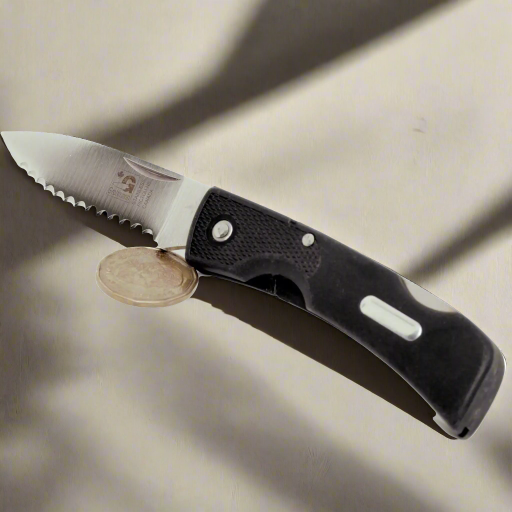 Grohmann Featherweight Serrated Lockblade (Z390SW): Ultralight Utility, Uncompromising Performance hunting knife life style