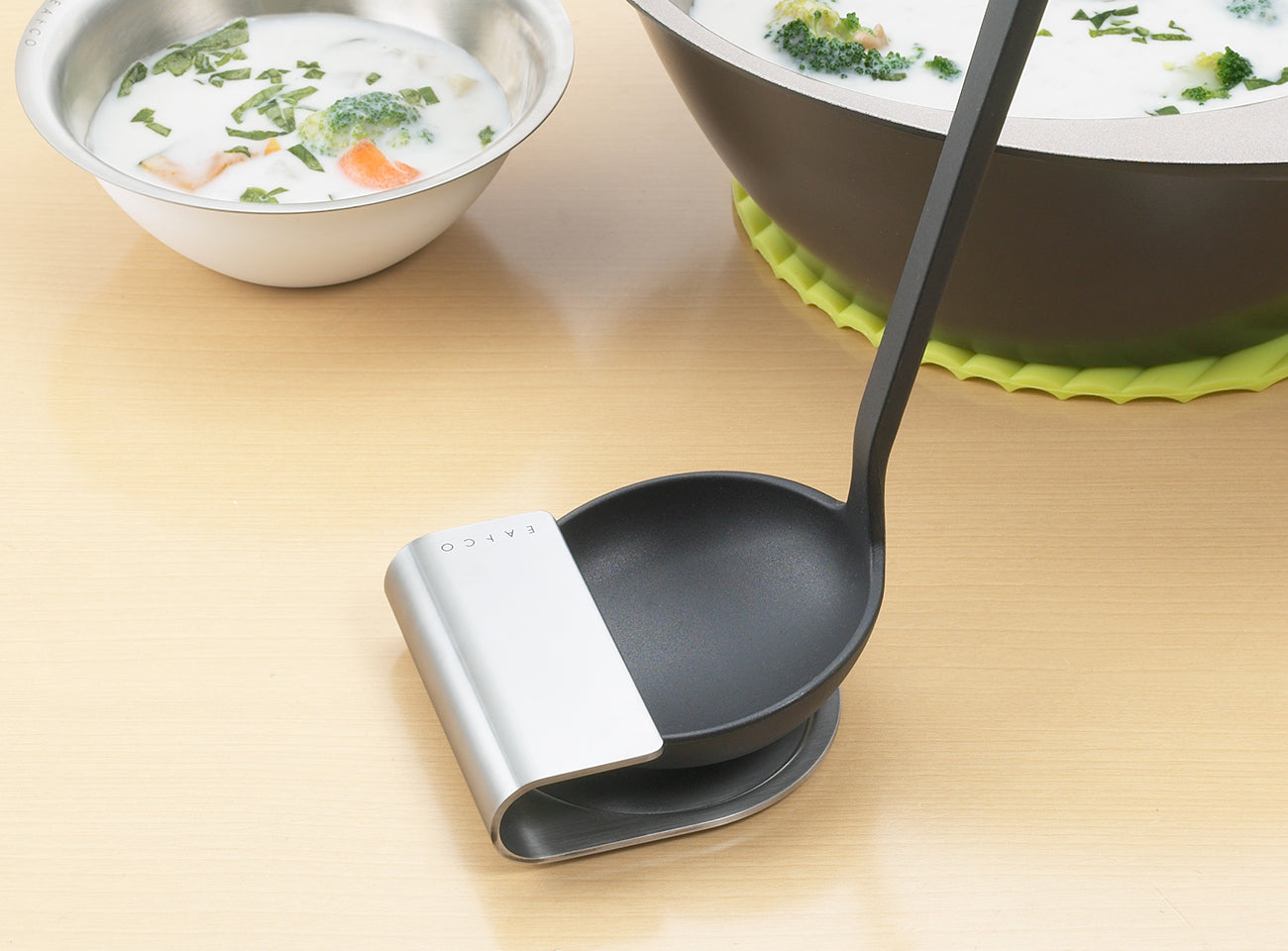 Eatoco Oki Ladle Stand – Minimalist Stainless Steel Kitchen Tool (Made in Japan)
